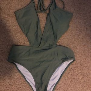 Cupshe CutOut Full Suit size Small